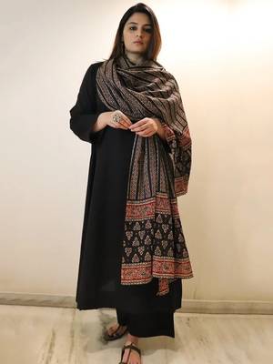 Black viscose chanderi beautiful plain top-bottom with printed dupatta kurta pant set 3