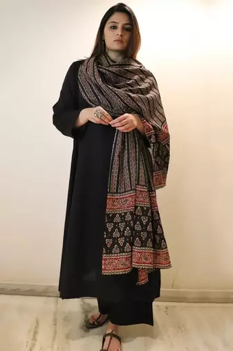 Black viscose chanderi beautiful plain top-bottom with printed dupatta kurta pant set