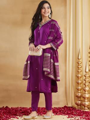 Magenta viscose rayon heavy thread embroidery with woven dupatta kurta pant set 1