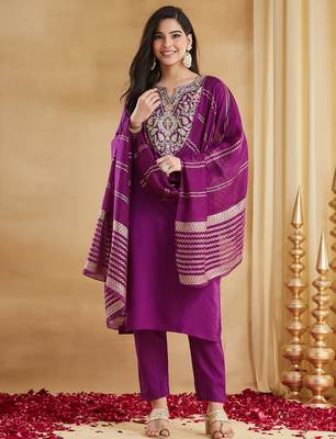 Magenta viscose rayon heavy thread embroidery with woven dupatta kurta pant set 1