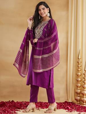 Magenta viscose rayon heavy thread embroidery with woven dupatta kurta pant set 2