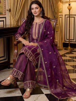 Women Ethnic Motifs Embroidered Thread Work Kurta with Palazzos & With Dupatta 5