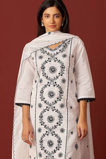 Ethnic Motifs Embroidered Thread Work Kurta with Trousers & Dupatta