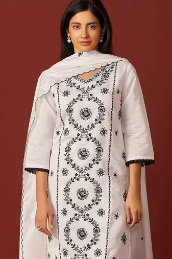Ethnic Motifs Embroidered Thread Work Kurta with Trousers & Dupatta