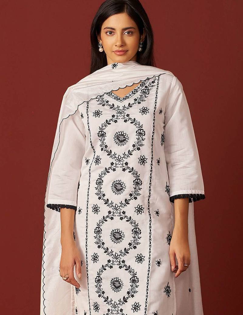 Ethnic Motifs Embroidered Thread Work Kurta with Trousers & Dupatta