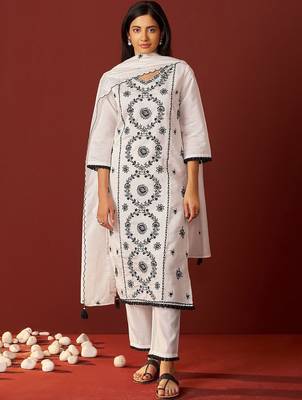 Ethnic Motifs Embroidered Thread Work Kurta with Trousers & Dupatta 2
