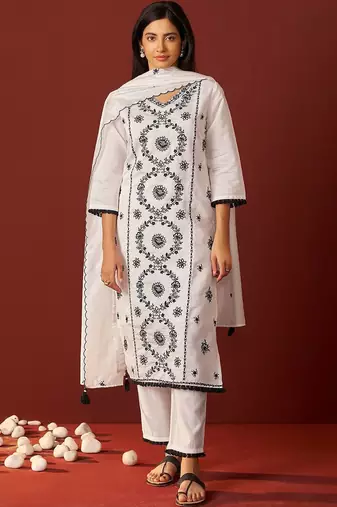Ethnic Motifs Embroidered Thread Work Kurta with Trousers & Dupatta