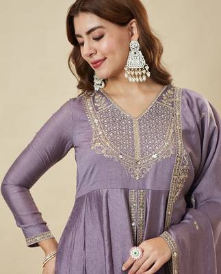 Purple vichitra silk heavy thread embroidery work kurta pant set 5