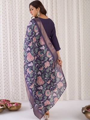 Women Floral Embroidered Thread Work Kurta with Trousers & With Dupatta 4