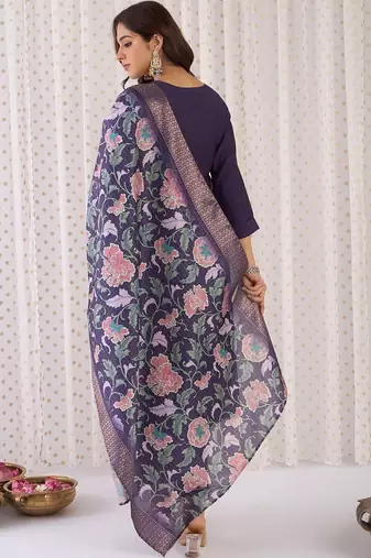 Women Floral Embroidered Thread Work Kurta with Trousers & With Dupatta