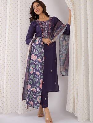 Women Floral Embroidered Thread Work Kurta with Trousers & With Dupatta 6
