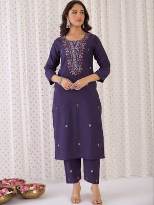 Women Floral Embroidered Thread Work Kurta with Trousers & With Dupatta 7