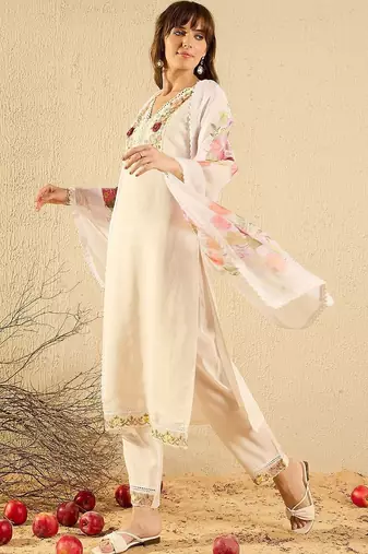 Women Floral Embroidered Thread Work Kurta with Trousers & With Dupatta