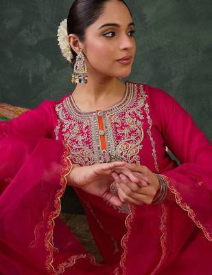 Women Ethnic Motifs Embroidered Thread Work Kurta with Trousers & With Dupatta 2