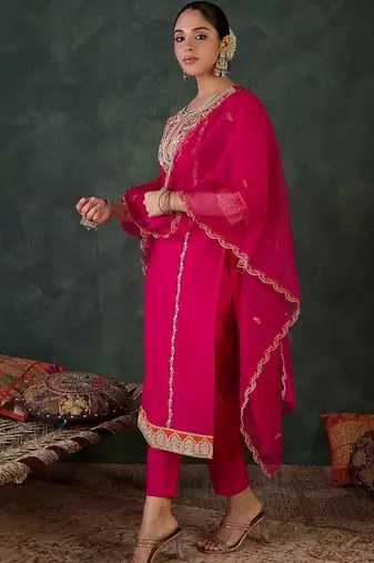 Women Ethnic Motifs Embroidered Thread Work Kurta with Trousers & With Dupatta