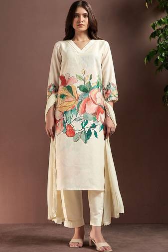 Women Floral Printed Kurta with Trousers & With Dupatta