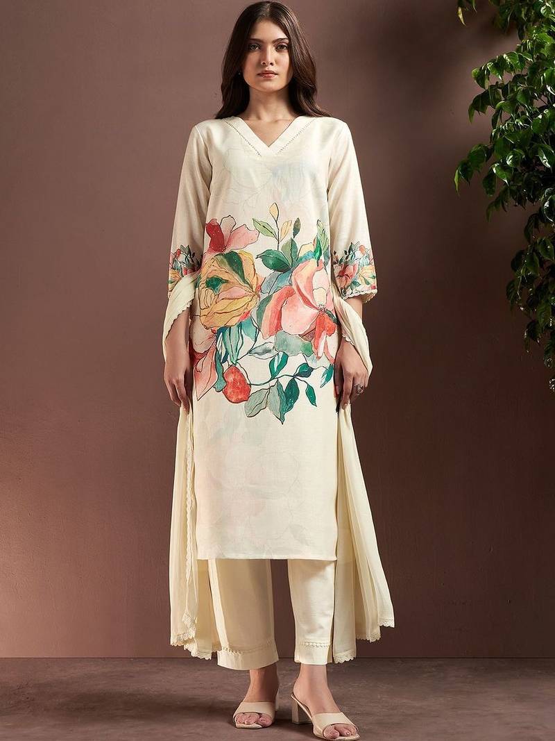 Women Floral Printed Kurta with Trousers & With Dupatta