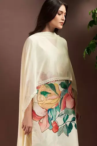 Women Floral Printed Kurta with Trousers & With Dupatta
