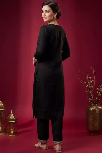 Women Ethnic Motifs Embroidered Kurta with Trousers & With Dupatta