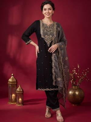 Women Ethnic Motifs Embroidered Kurta with Trousers & With Dupatta 6