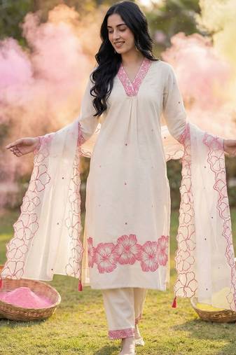 Women Floral Embroidered Thread Work Cotton Kurta with Trousers & With Dupatta