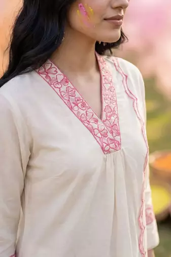 Women Floral Embroidered Thread Work Cotton Kurta with Trousers & With Dupatta