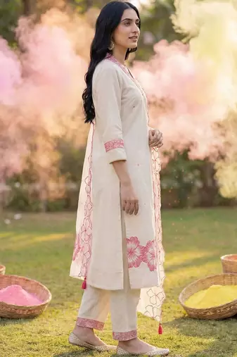 Women Floral Embroidered Thread Work Cotton Kurta with Trousers & With Dupatta