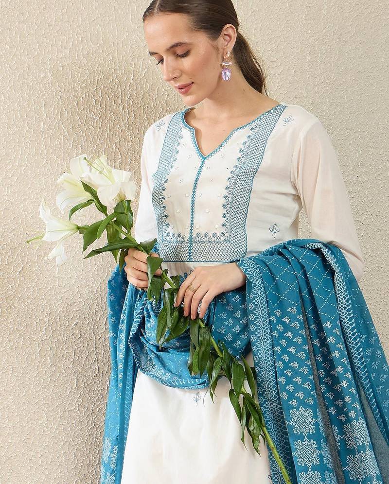 Women Ethnic Motifs Embroidered Thread Work Cotton Kurta with Trousers & With Dupatta