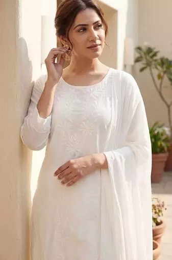 Women Ethnic Motifs Embroidered Thread Work Cotton Kurta with Trousers & With Dupatta