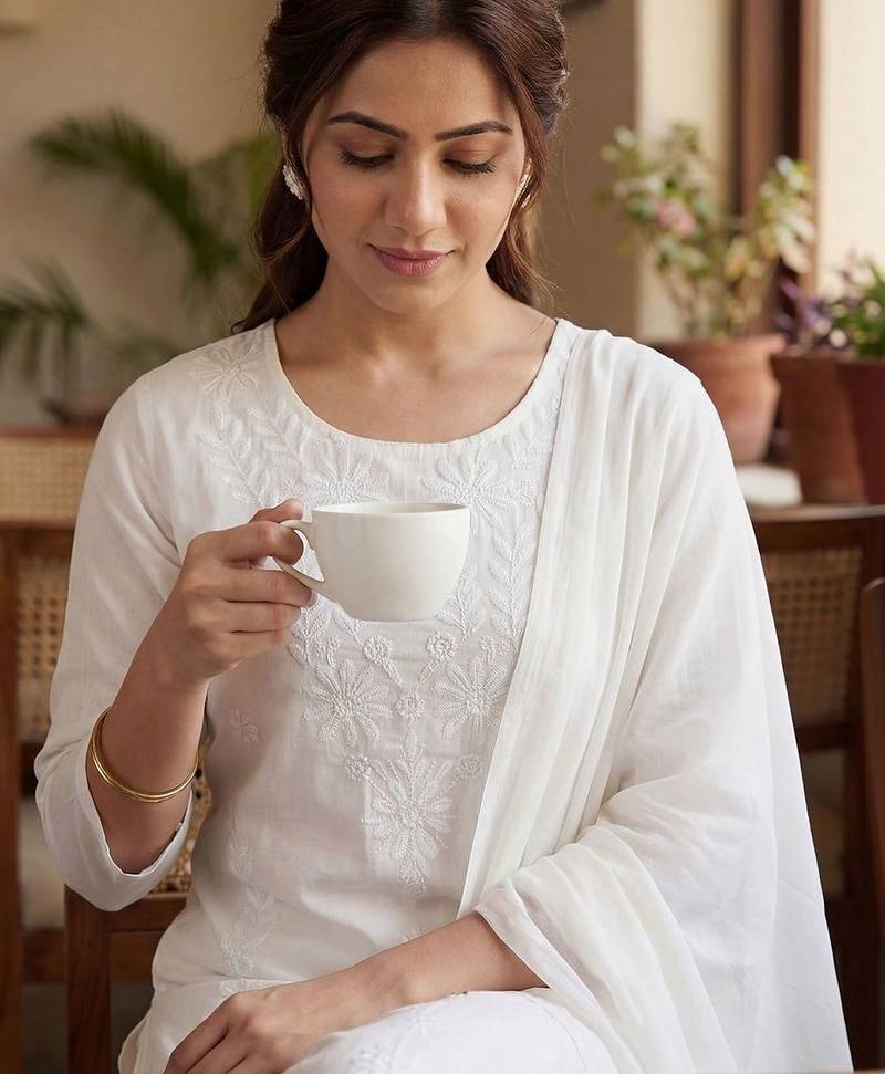 Women Ethnic Motifs Embroidered Thread Work Cotton Kurta with Trousers & With Dupatta