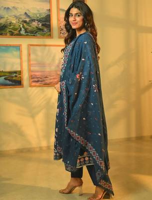 Floral Printed Beads & Stones Cotton A-Line Kurta With Trousers & Dupatta 4