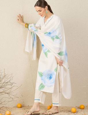 Women Floral Printed Sequinned Linen Kurta with Trousers & Dupatta 3
