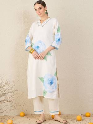 Women Floral Printed Sequinned Linen Kurta with Trousers & Dupatta 6