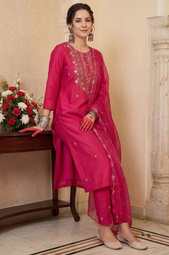 Women Floral Embroidered Thread Work Kurta with Trousers & With Dupatta