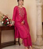 Women Floral Embroidered Thread Work Kurta with Trousers & With Dupatta