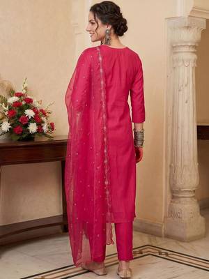 Women Floral Embroidered Thread Work Kurta with Trousers & With Dupatta 4