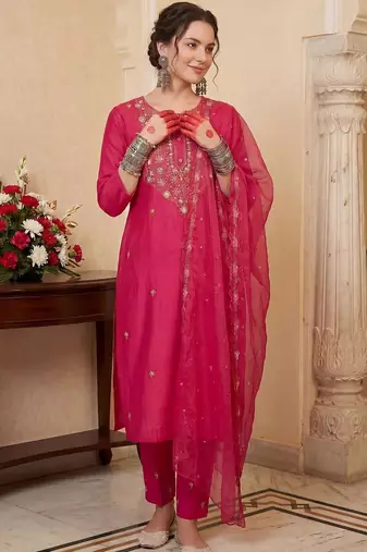 Women Floral Embroidered Thread Work Kurta with Trousers & With Dupatta