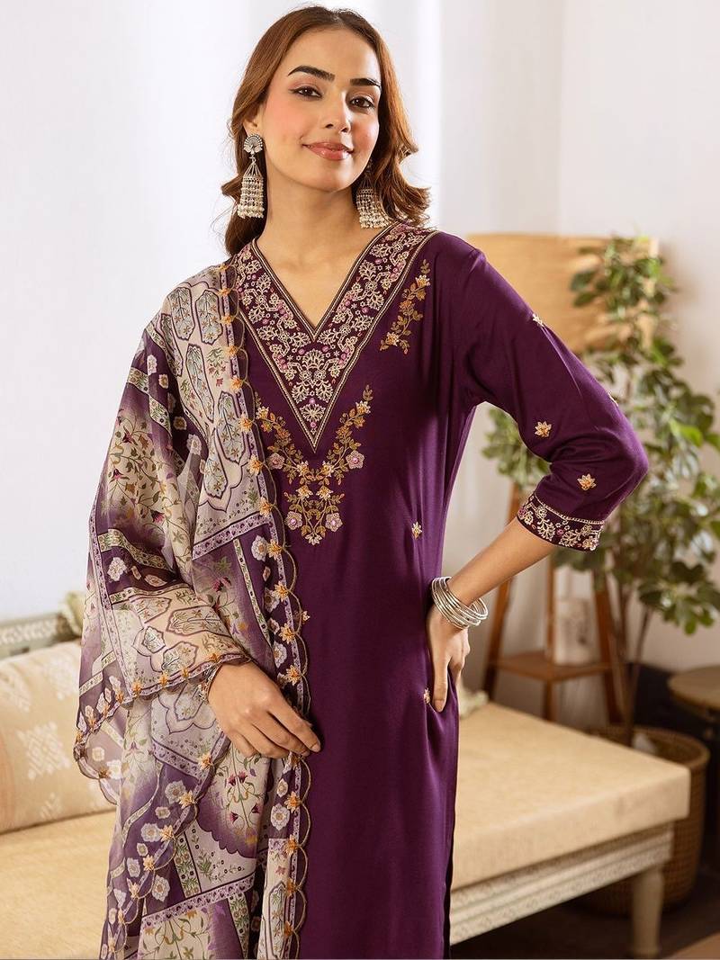 Women Ethnic Motifs Embroidered Thread Work Kurta with Trousers & With Dupatta