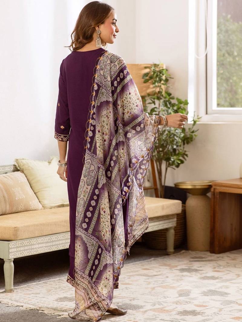 Women Ethnic Motifs Embroidered Thread Work Kurta with Trousers & With Dupatta