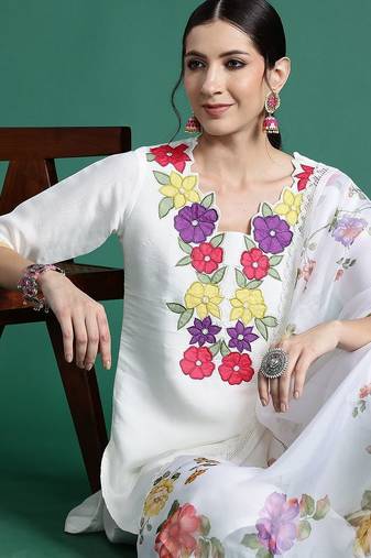 Women Floral Embroidered Patchwork Kurta with Trousers & With Dupatta