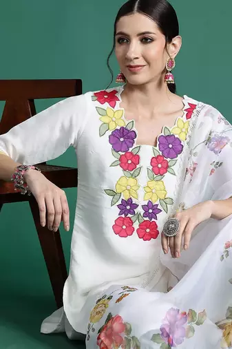 Women Floral Embroidered Patchwork Kurta with Trousers & With Dupatta