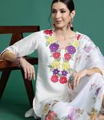 Women Floral Embroidered Patchwork Kurta with Trousers & With Dupatta