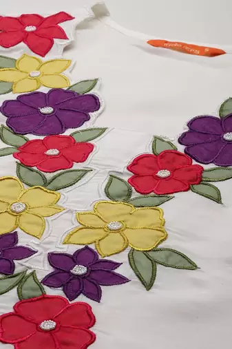 Women Floral Embroidered Patchwork Kurta with Trousers & With Dupatta