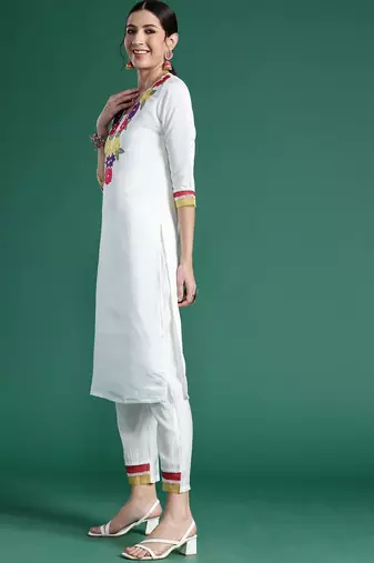 Women Floral Embroidered Patchwork Kurta with Trousers & With Dupatta