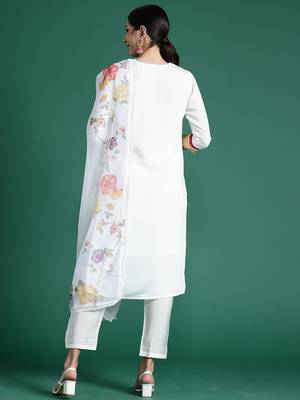 Women Floral Embroidered Patchwork Kurta with Trousers & With Dupatta 7