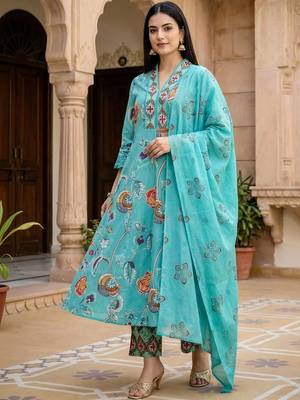 Women Floral Printed Beads and Stones Cotton Kurta with Trousers & With Dupatta 1