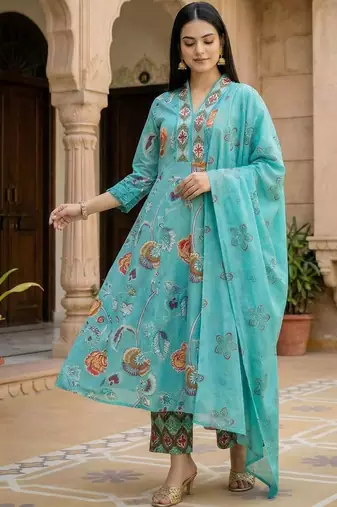 Women Floral Printed Beads and Stones Cotton Kurta with Trousers & With Dupatta