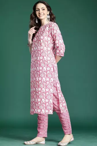 Women Floral Printed Cotton Kurta with Trousers & With Dupatta