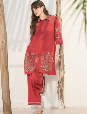 Women Floral Embroidered Thread Work Cotton Kurta with Trousers 1