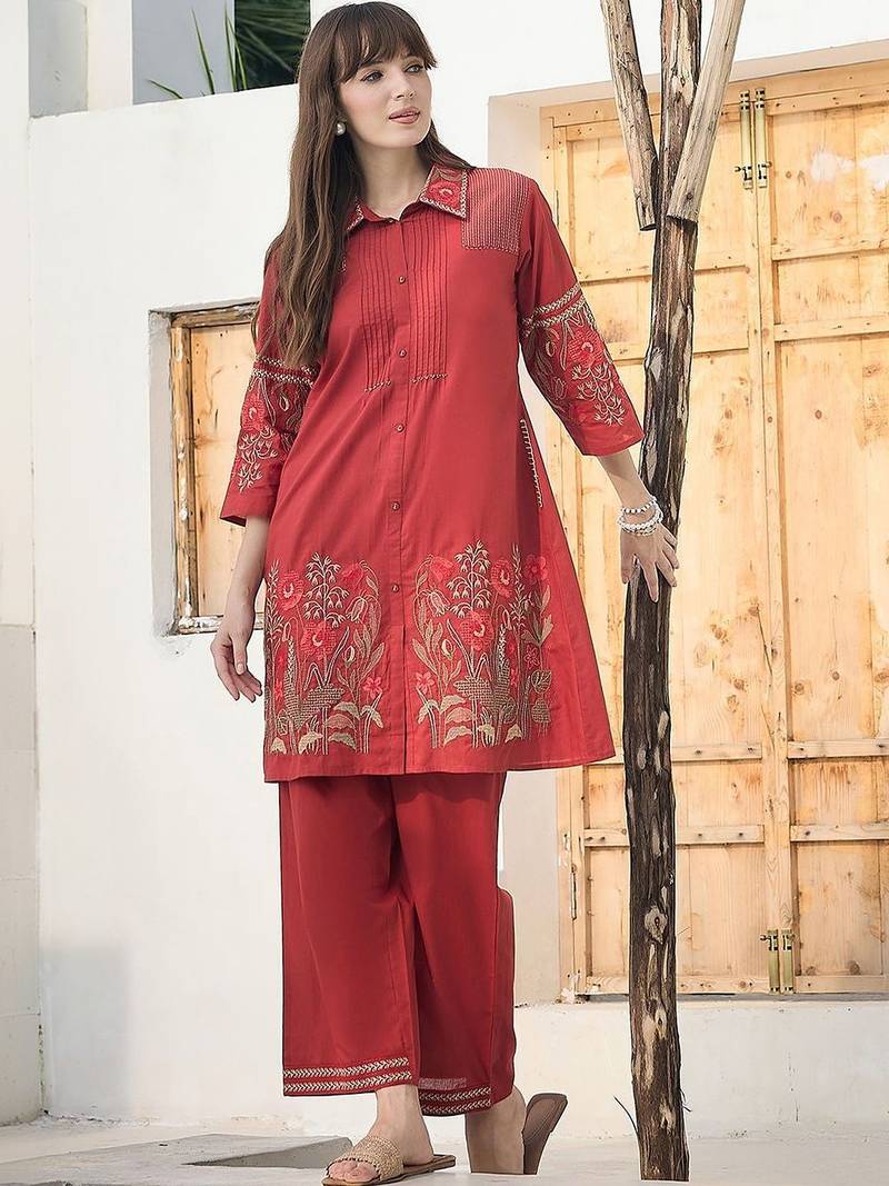 Women Floral Embroidered Thread Work Cotton Kurta with Trousers